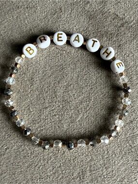 BREATH Beaded Stretch Bracelet in White and Gold